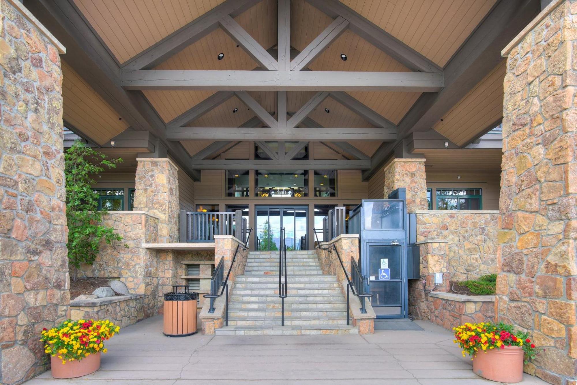 Crystal Peak Lodge By Vail Resorts Breckenridge Exterior photo